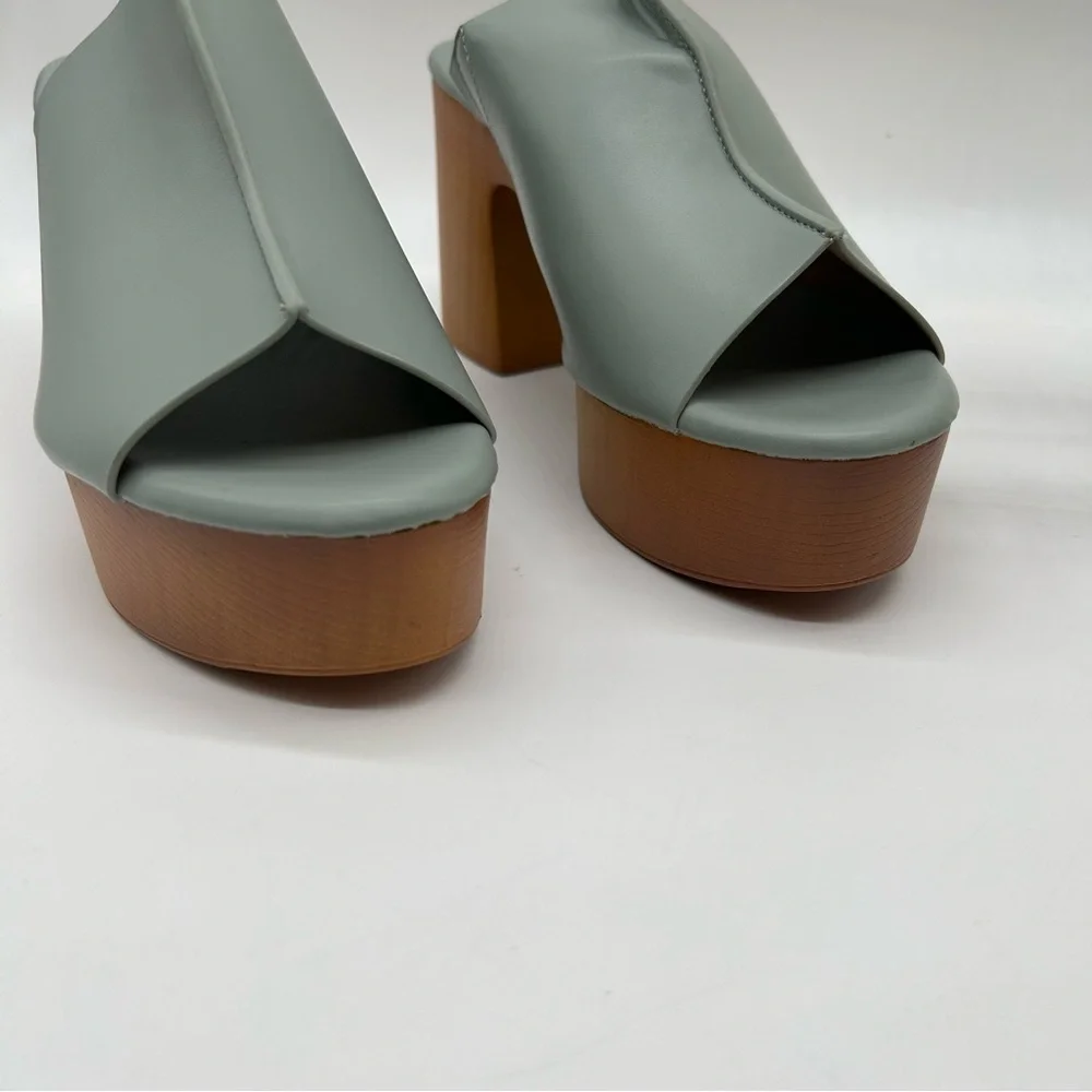 JOURNEE COLLECTION Women's Lorenza Platform Dress Sandals in slate blue size 9